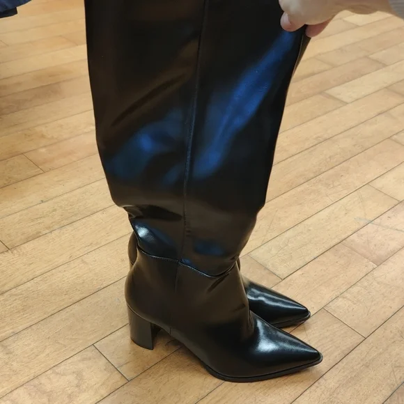 Women’s Black Pointed-Toe Block Heel Boots - Picture 1 of 6